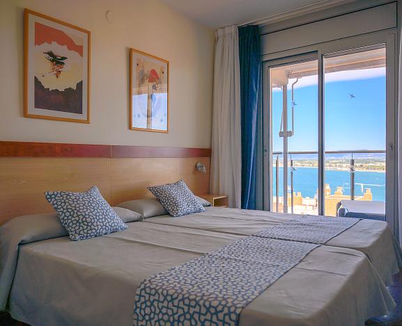 Appartamento con due camere da letto con vista mare laterale